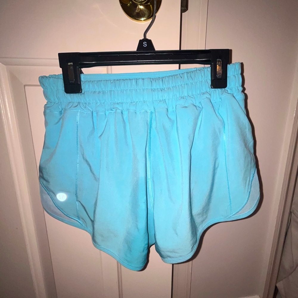 electric turquoise lululemon hotty hot shorts!!